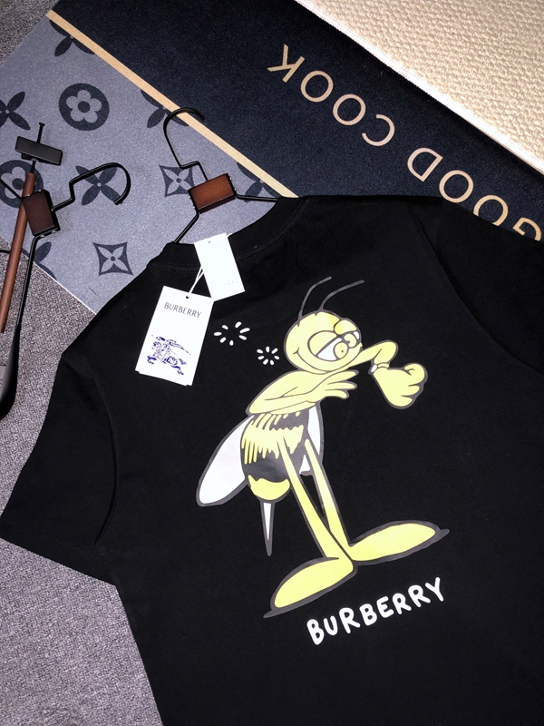 ブランドTシャツ着用イメージ